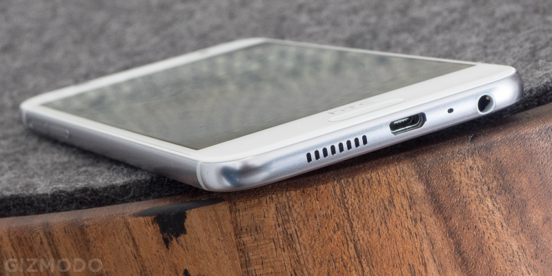 Illustration for article titled HTC One A9 Review: An iPhone Only In Looks
